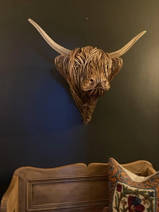 BowLift | Elegant cow wall sculpture in country house style
