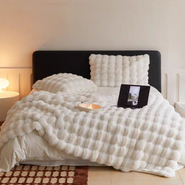 BowLift | Super comfortable fur blanket