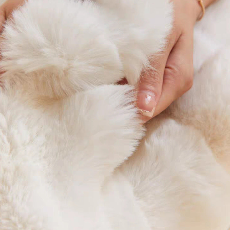 BowLift | Super comfortable fur blanket