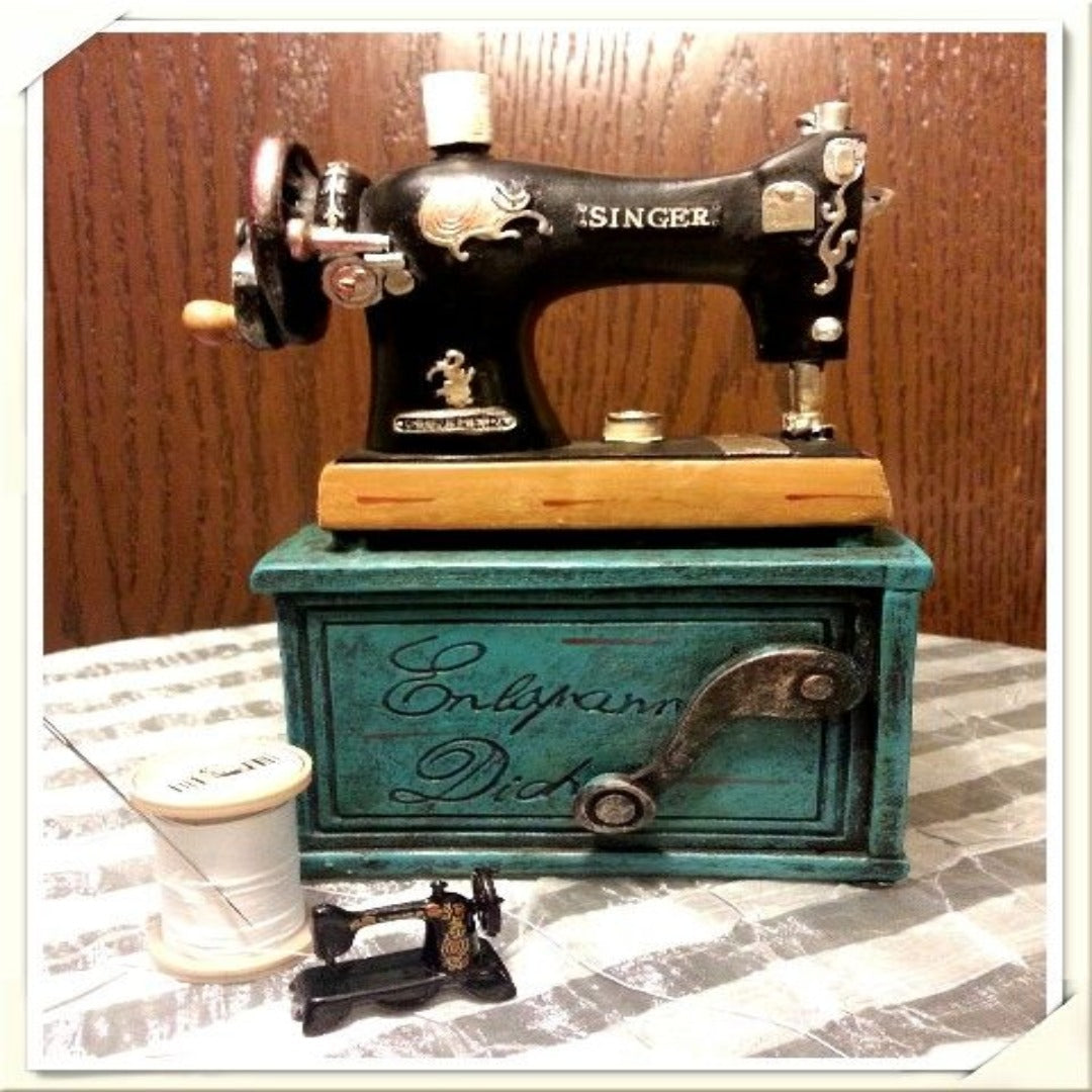 BowLift | Vintage Sewing Machine Decoration