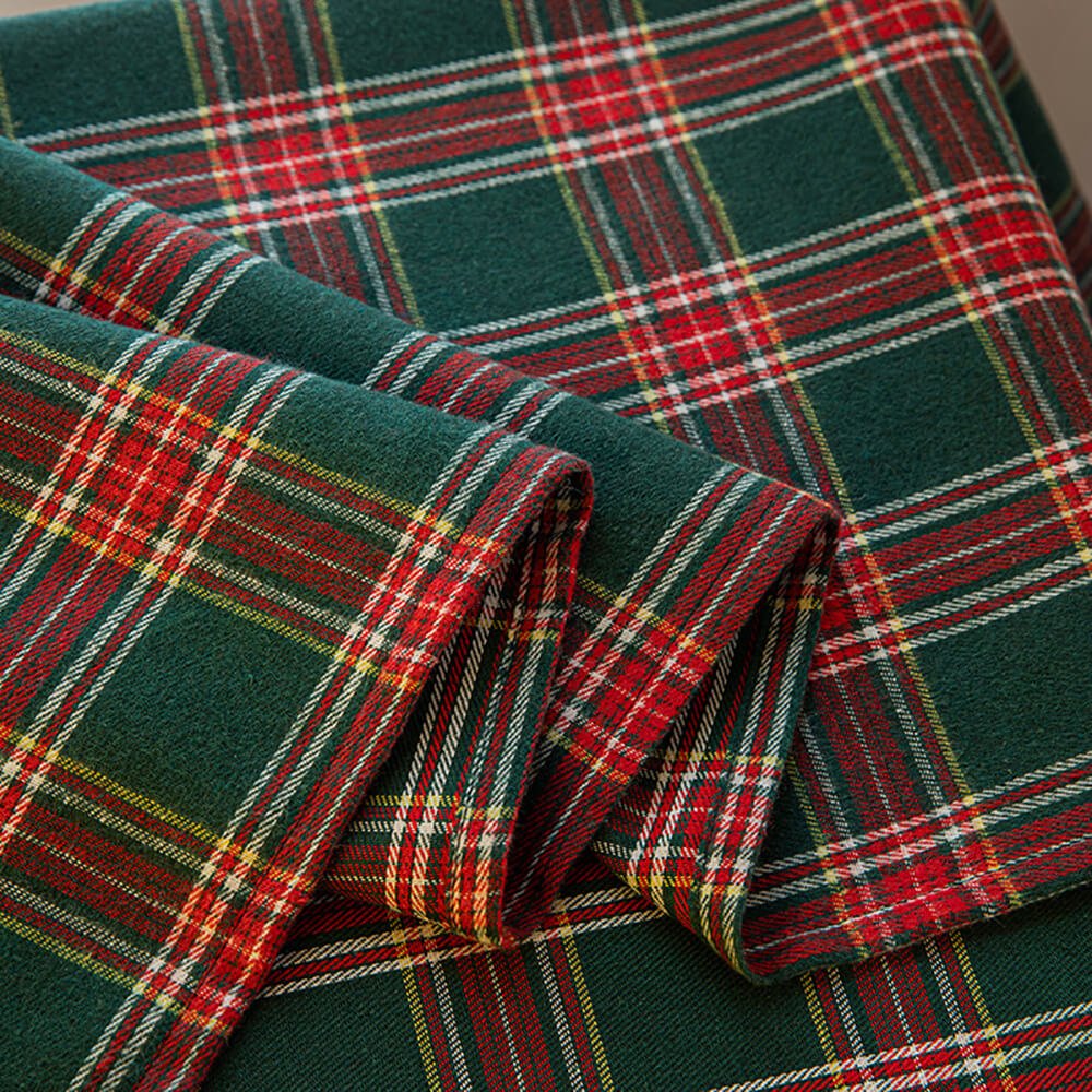 BowLift | Classic check curtains for winter comfort