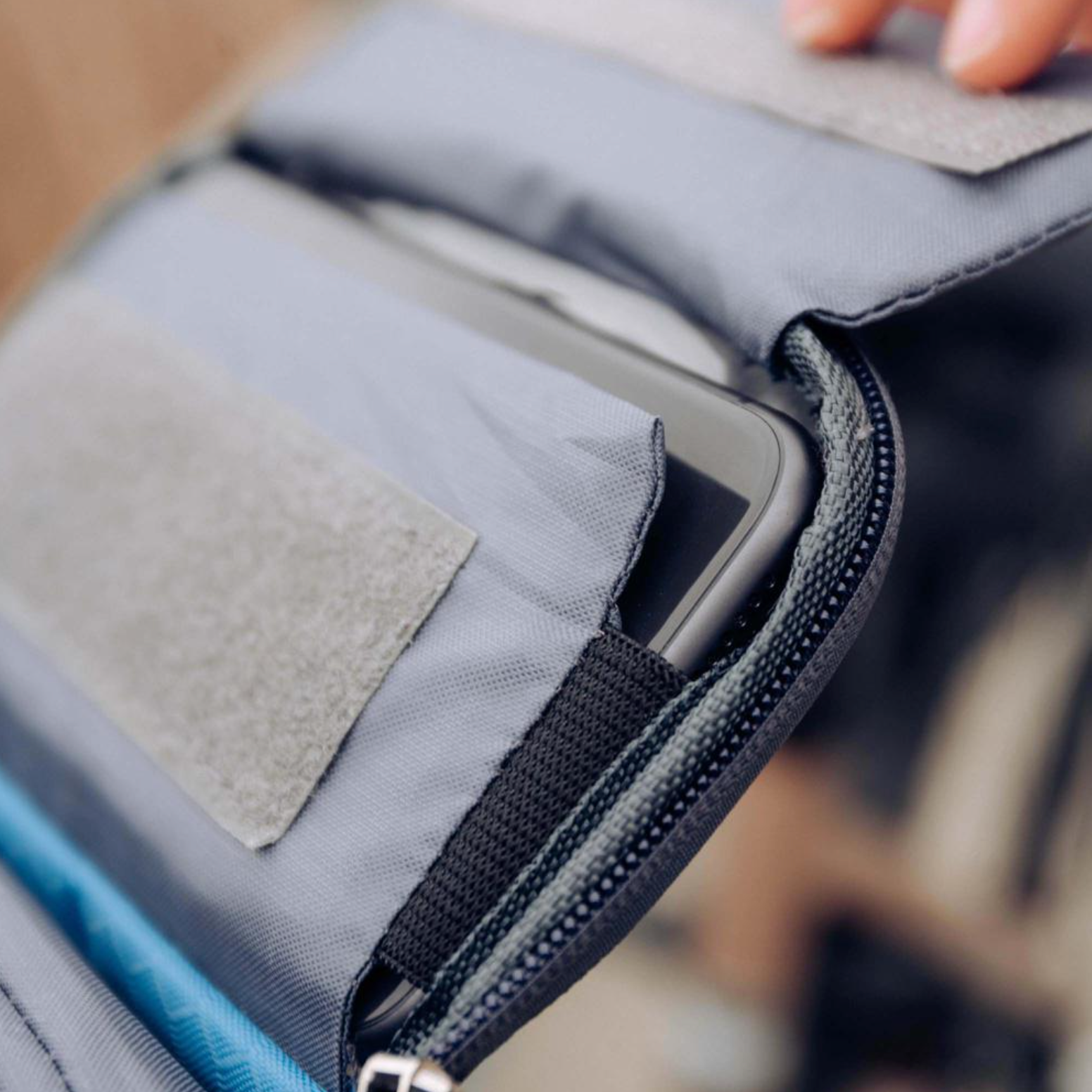 BowLift | Cycling Companion: Top-Rated Touchscreen Bike Bag