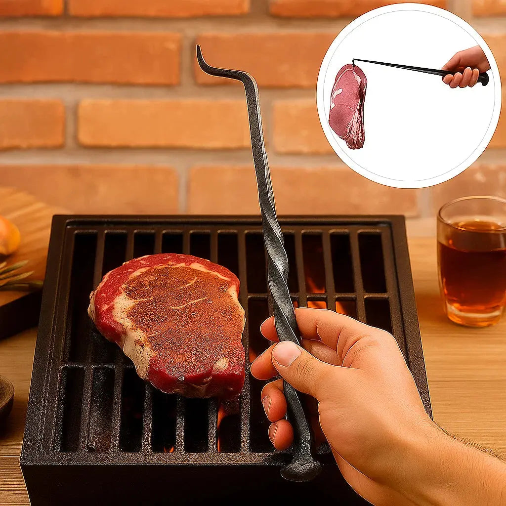 BowLift | Hand-forged Grill spatula – Safe flipping at the grill