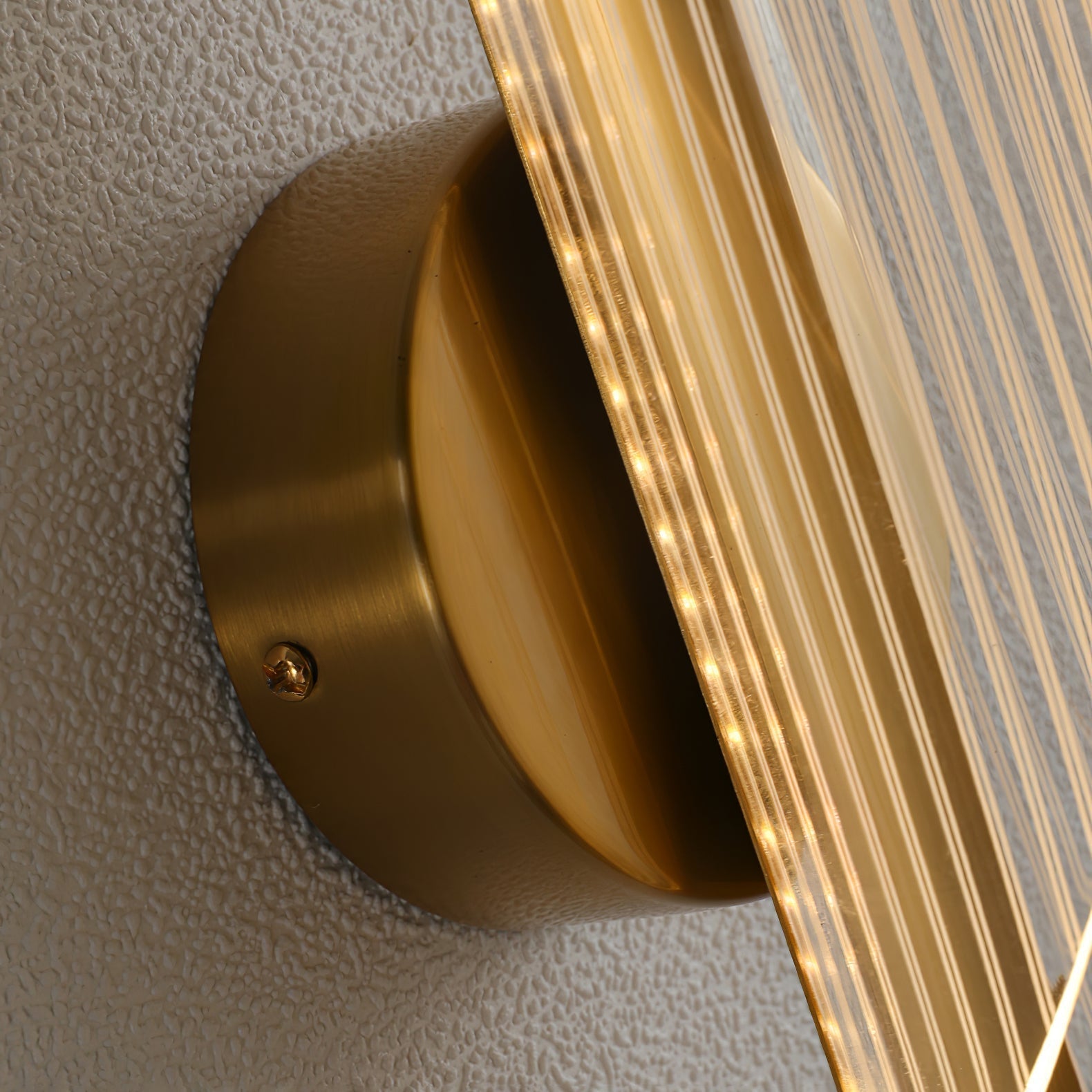 BowLift | CrystalAura – Sparkling Crystal Wall Light for Glamorous Touch