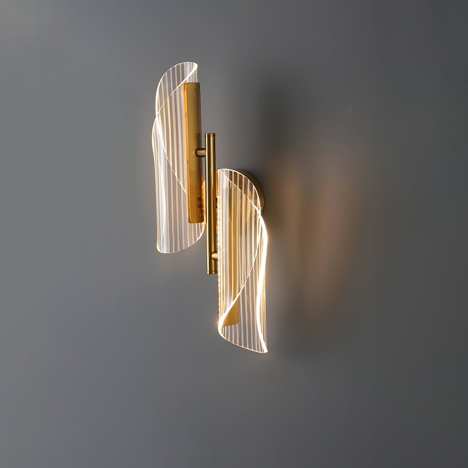 BowLift | CrystalAura – Sparkling Crystal Wall Light for Glamorous Touch