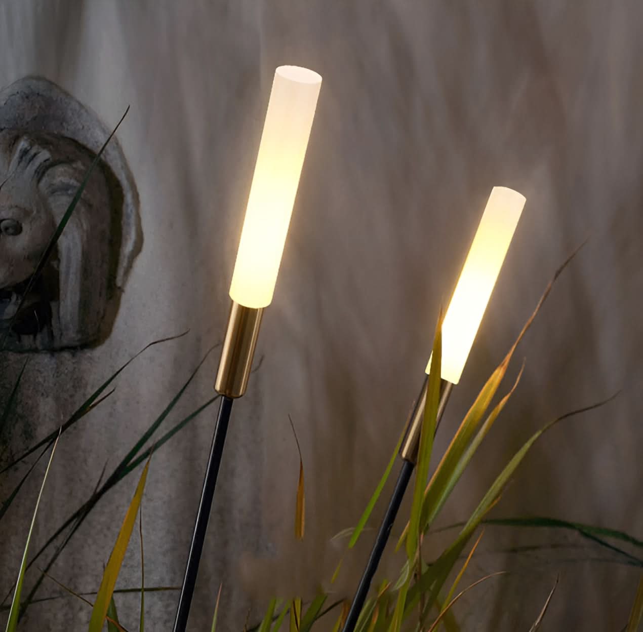 BowLift | Garduru Modern Solar Outdoor LED Lamps – Weather-Resistant Lighting