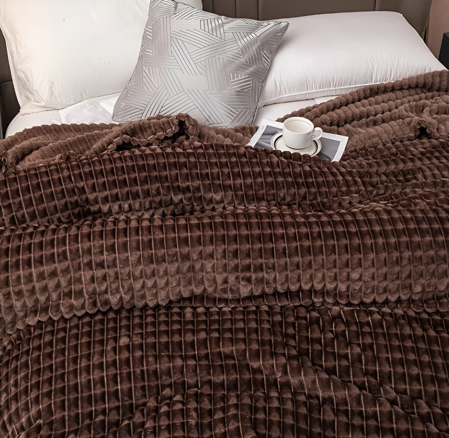 BowLift | EliteWave Plaid - Ultrafluffy structured coral fleece blanket