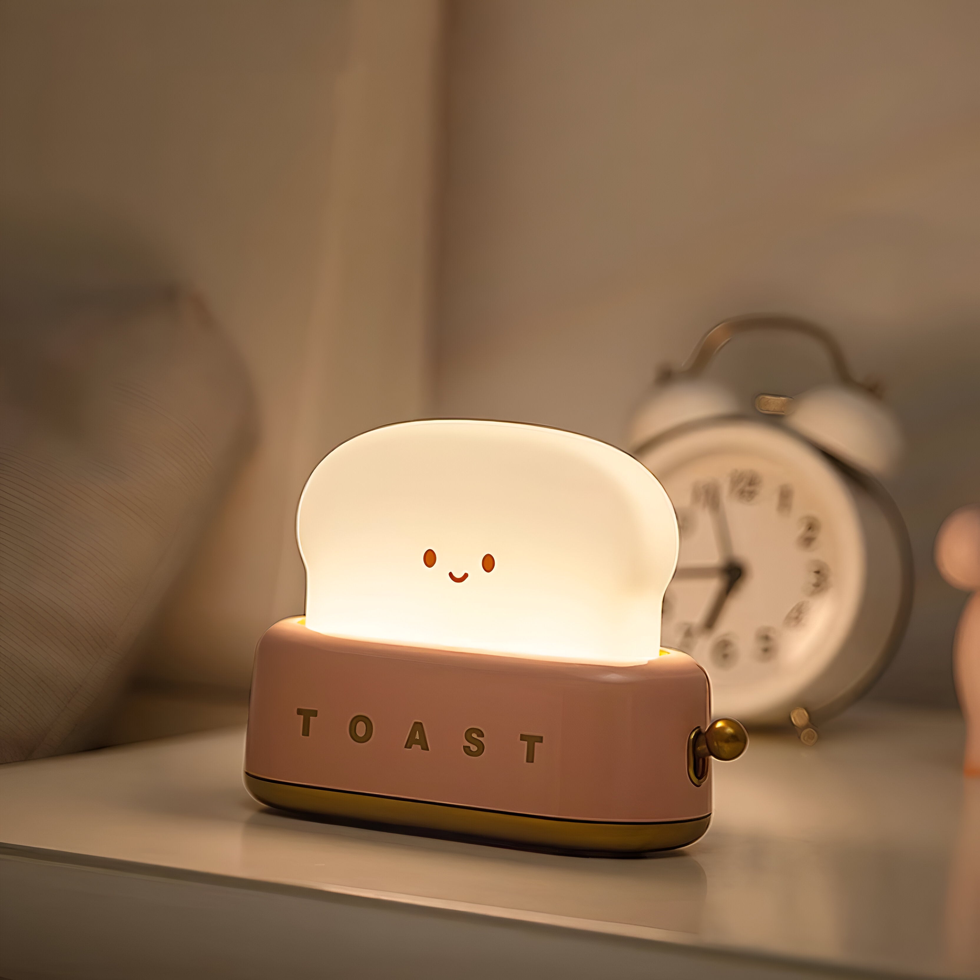 BowLift | TinyToast Table Lamp – Portable Toaster-Shaped Night Light with Dimmable LED & USB Port