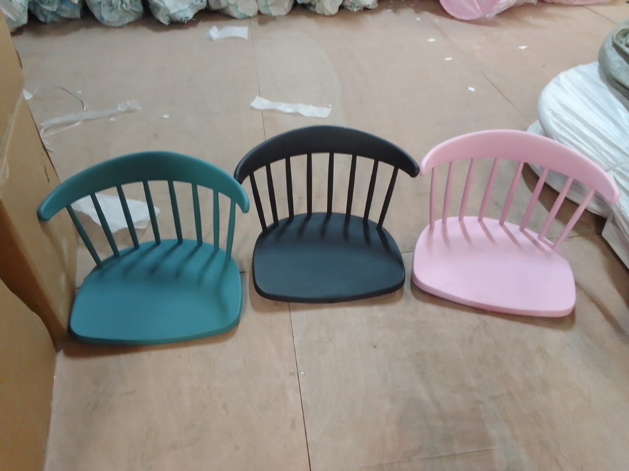 BowLift | Chair with metallic stands