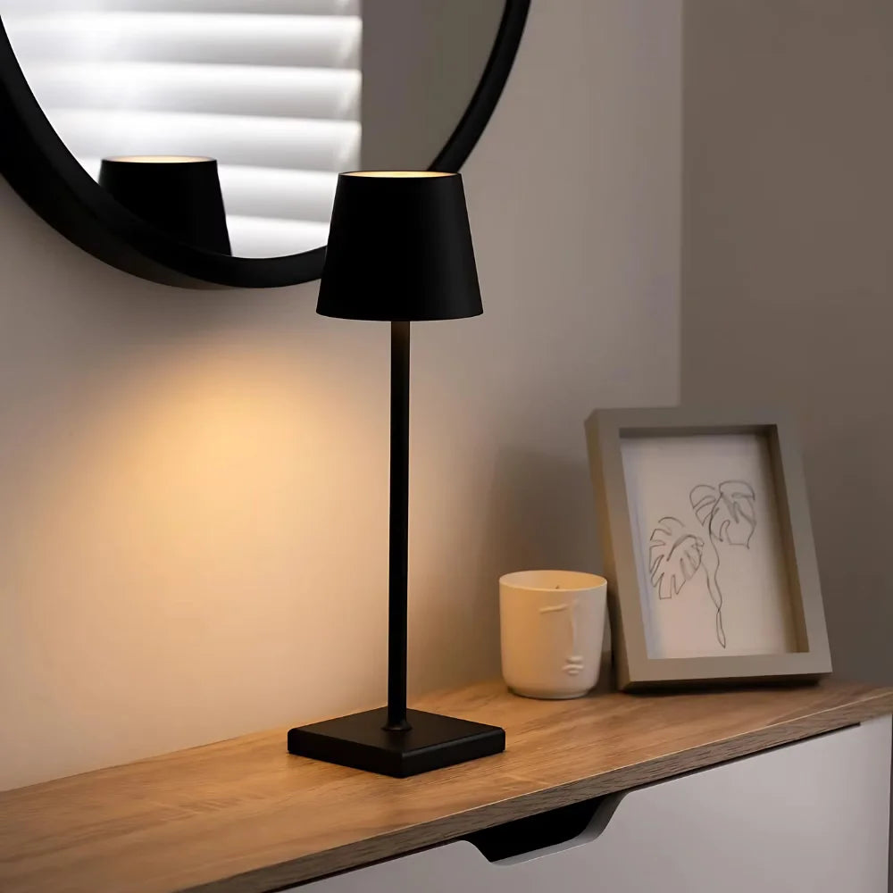 NovaShine – Sleek Dimmable Table Lamp