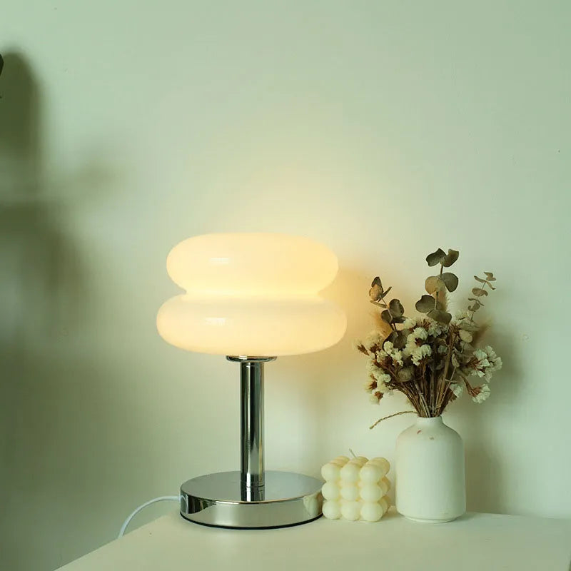 BowLift | Luxury and subtle table lamp with elegant finish
