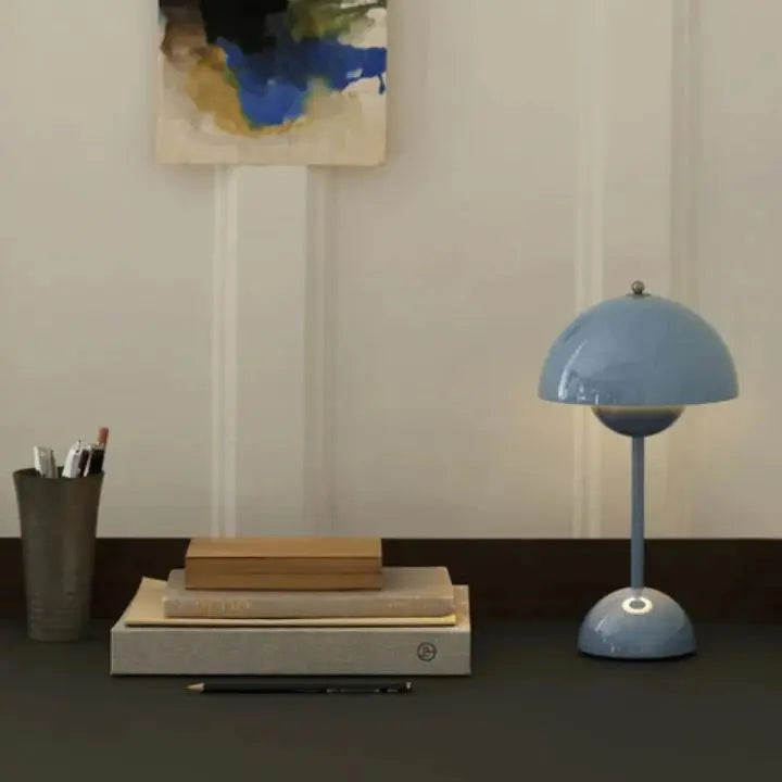 BowLift | Modern LED Table Lamp – Wireless and dimmable