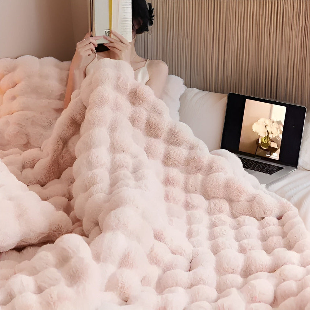 BowLift | Fluffy Faux Fur Travel Blanket – Soft and Washable Fleece Blanket
