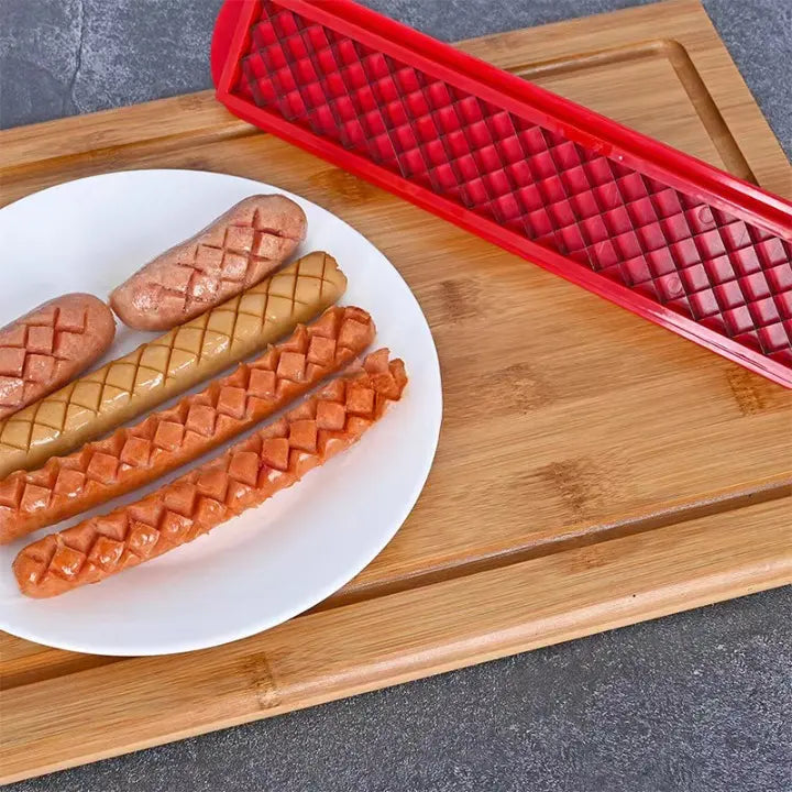 BowLift | Perfect Criss-Cross Hotdog Cutter – Juicy, evenly cooked sausages