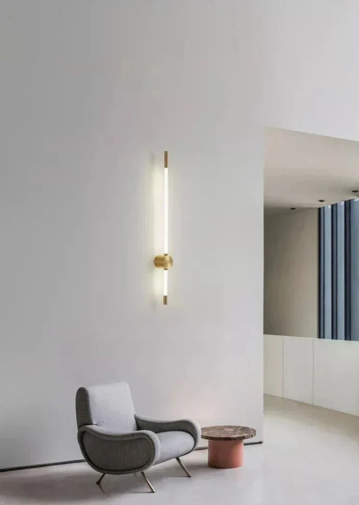 BowLift | AstraBeam – Vertical LED Wall Lamp for Modern Interiors