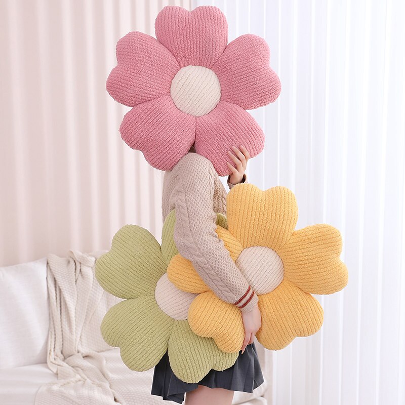 BowLift | Fluffy Clover Flowers Pillow