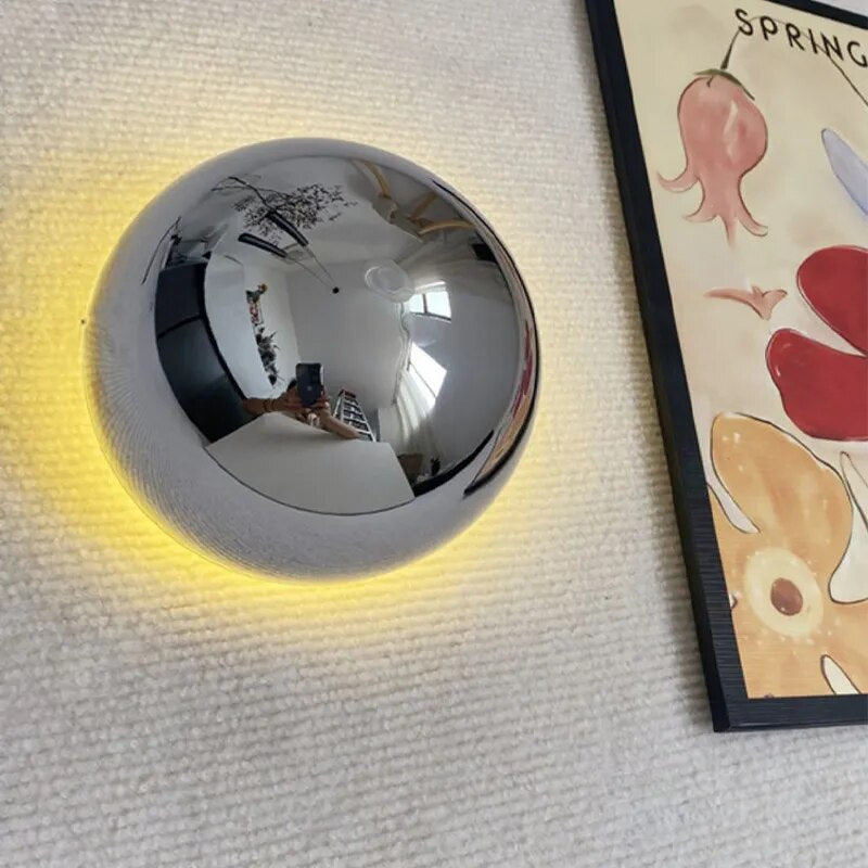 BowLift | AuroraLume – Nordic Wall Lamp in Aluminium and Acrylic