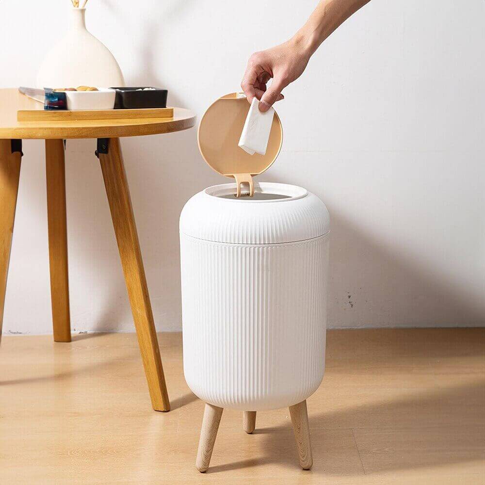 BowLift | Enhance your bathroom with the stylish 10L container with lid