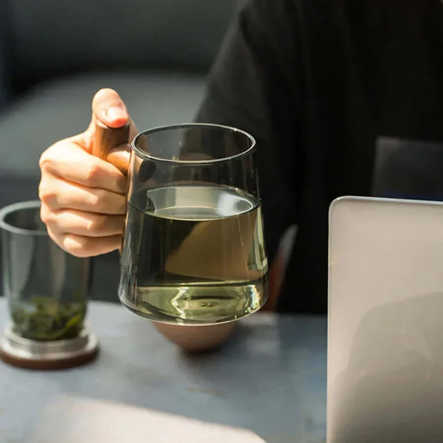 BowLift | Ultramodern Glass Tea Cup with Filter and Lid