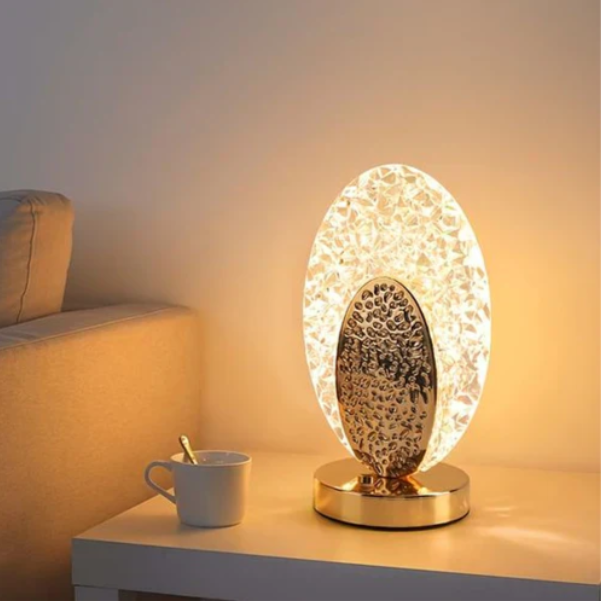BowLift | Elegant table lamp in peacock design