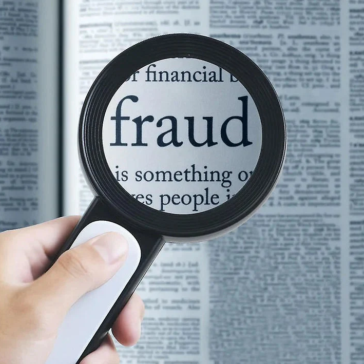 BowLift | 30x magnifying glass for seniors