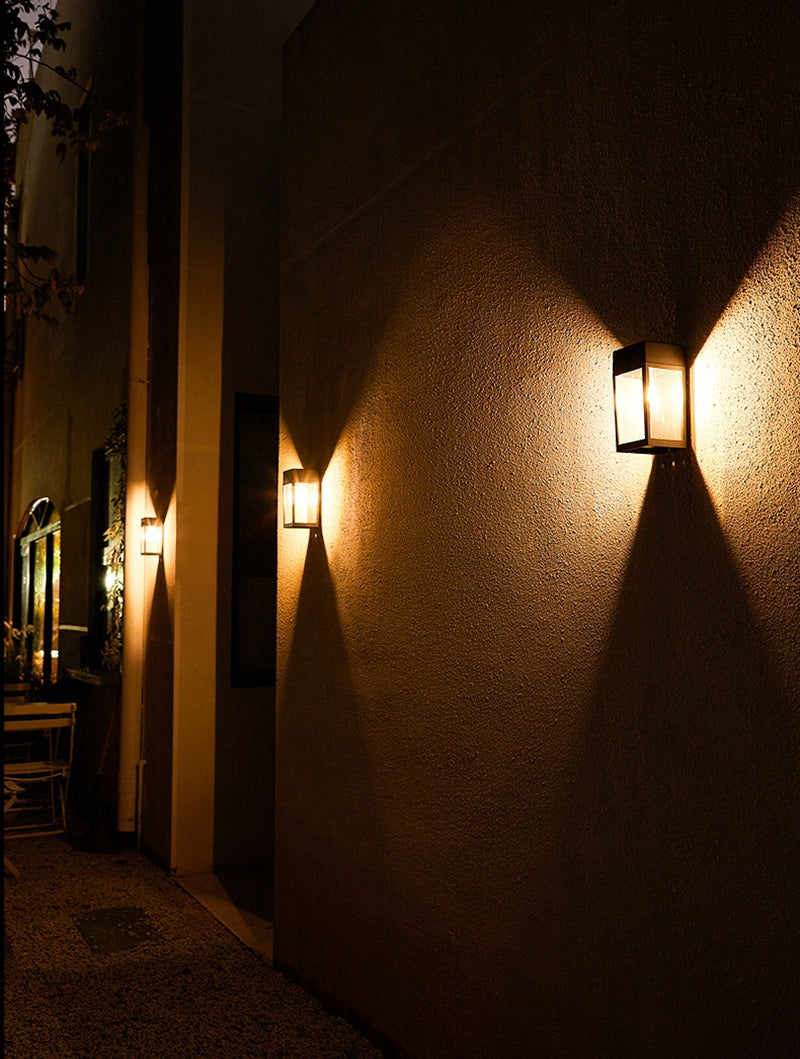 BowLift | GlowHaven – Wall Lamp for Garden Fences with Inviting Light