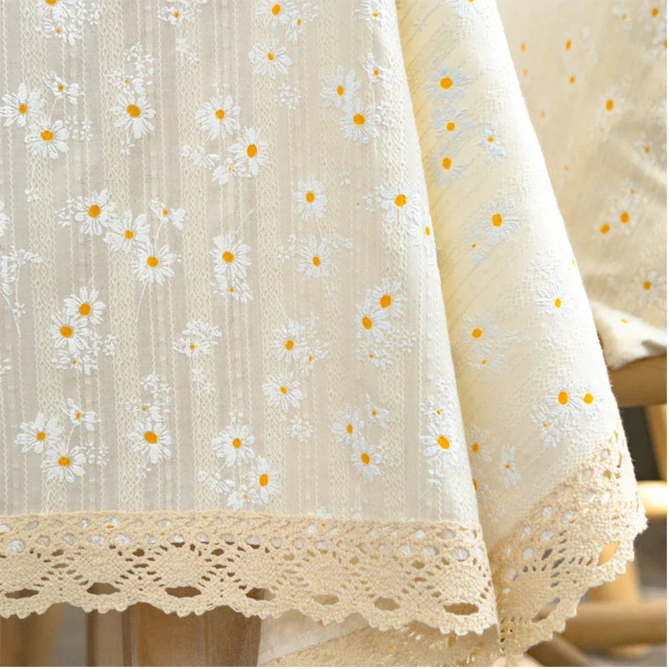 BowLift | Floral tablecloth