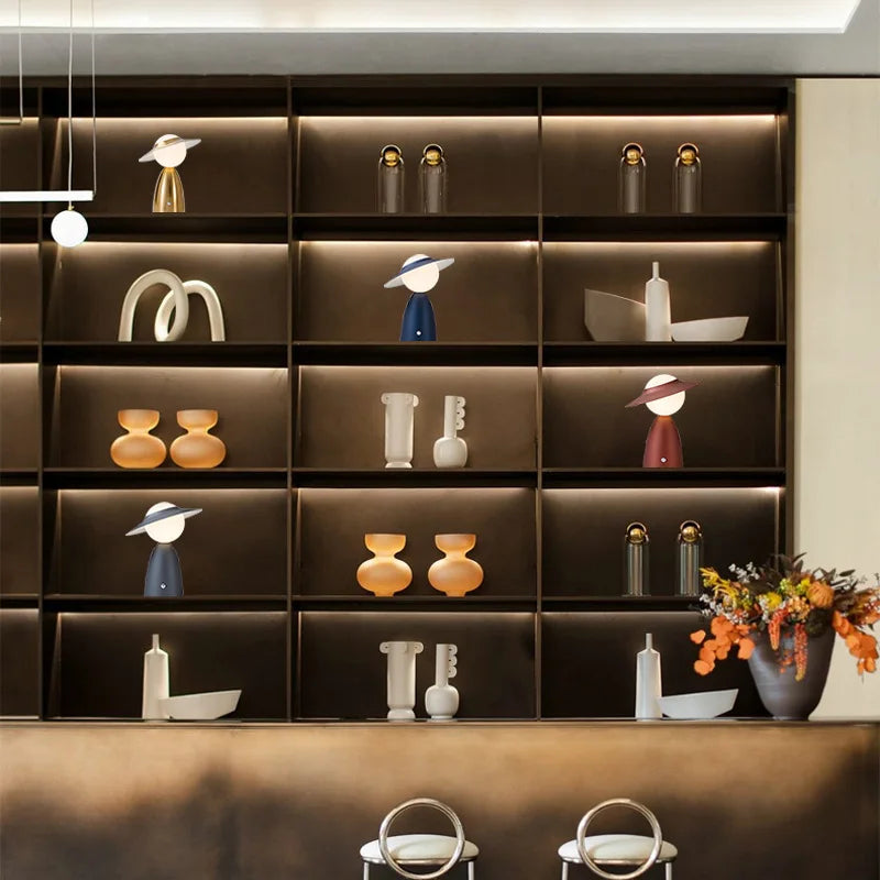 BowLift | Battery Table Lamp Man with Hat