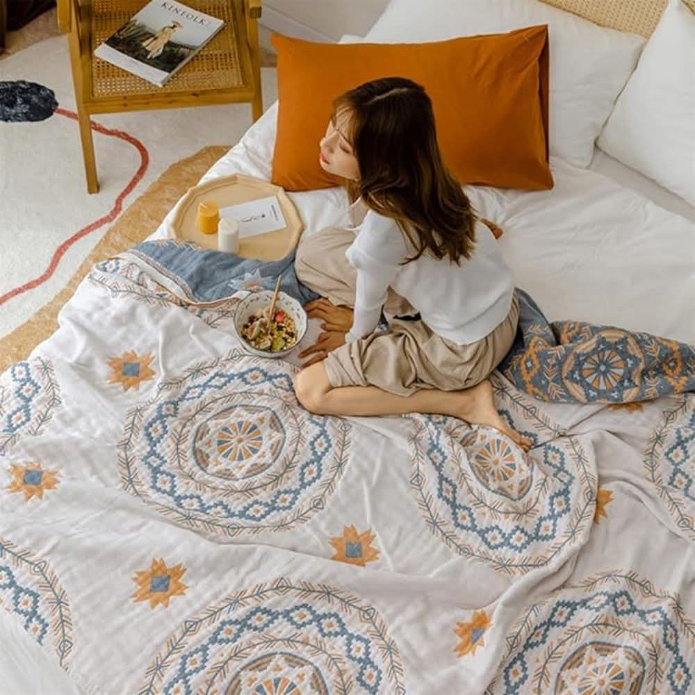 BowLift | Cotton Blanket with Mandala Pattern for Indoor & Outdoor Use