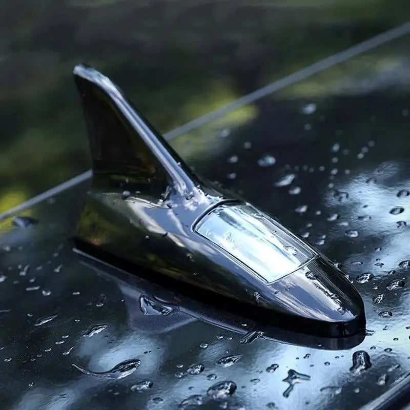 BowLift | Shark Fin Solar-Warning Light for Car