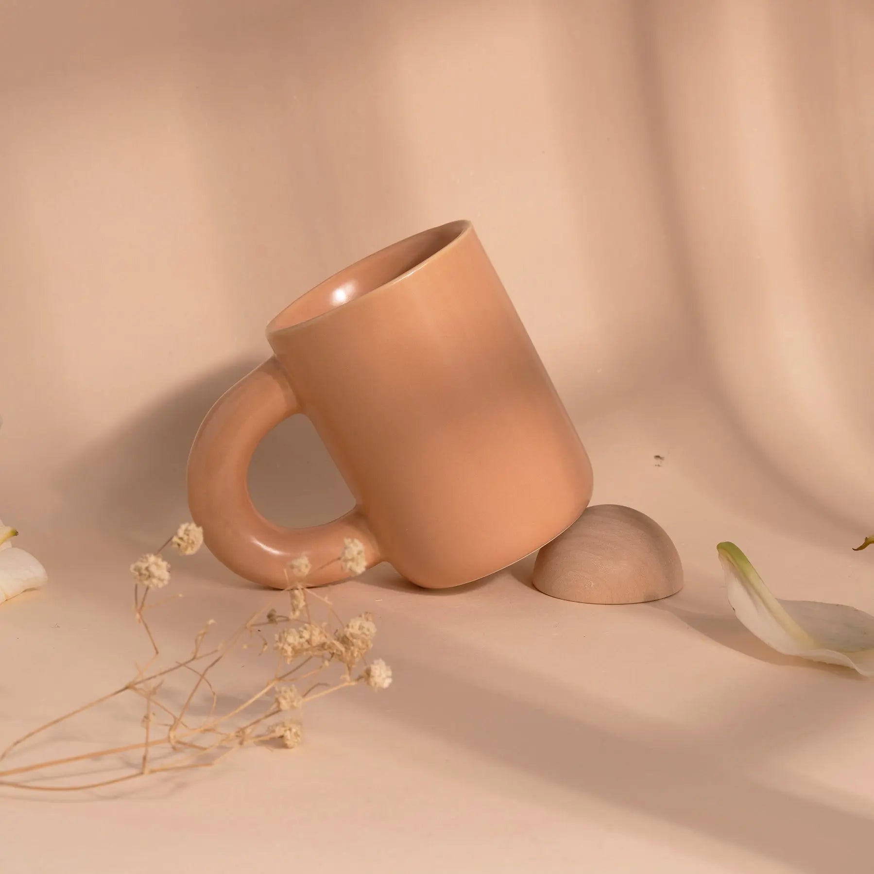 BowLift | Simple solid ceramic mugs