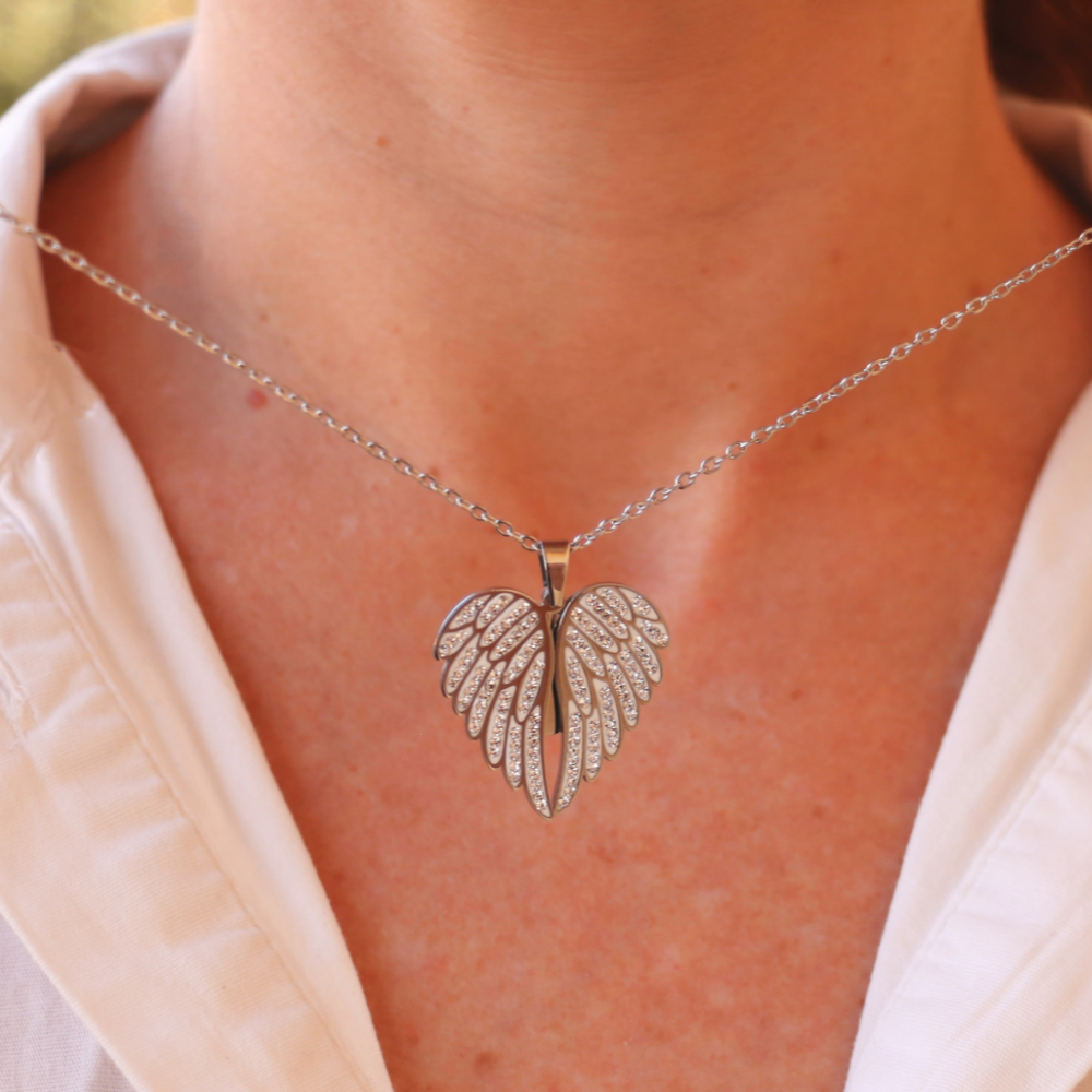 BowLift | Engelenhart Necklace – Refined Jewelry with Engraving in Gold or Silver