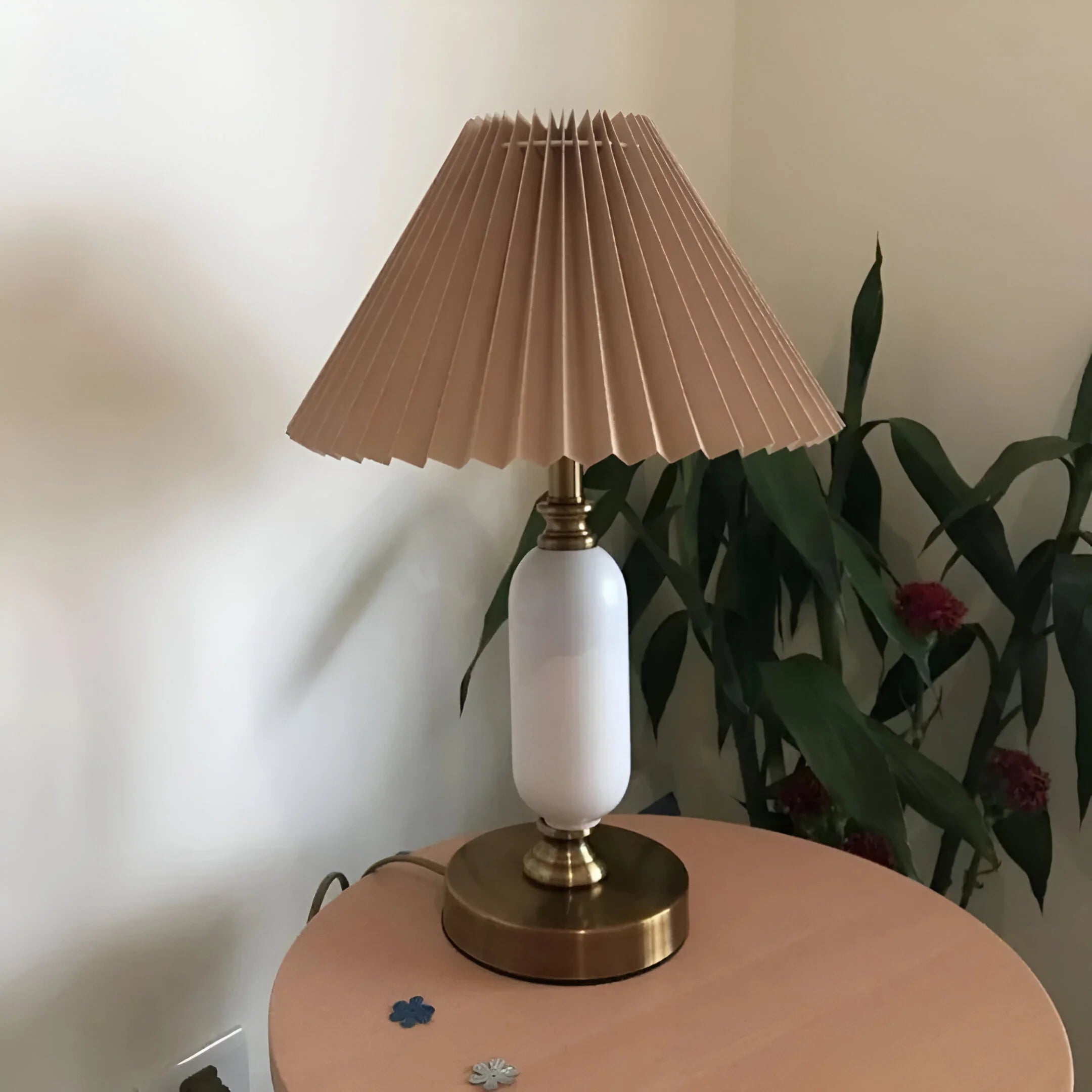 CelestialGlow – Vintage-Inspired Reflection Table Lamp