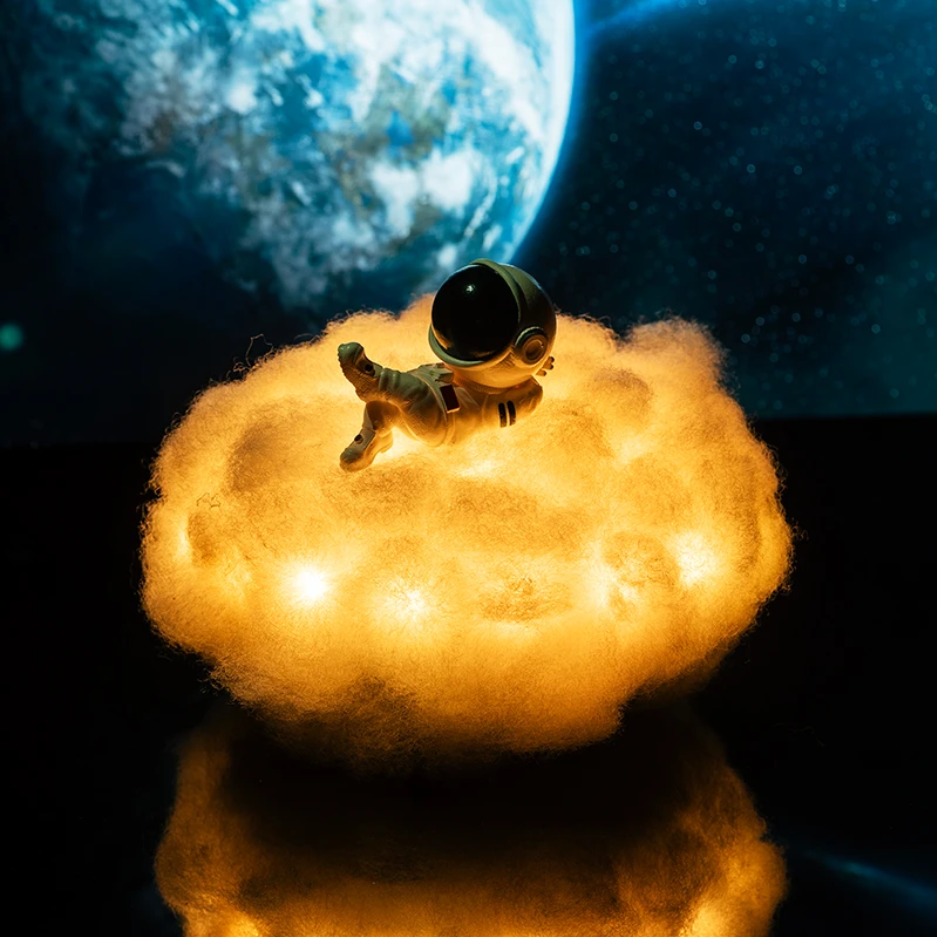 BowLift | Astronaut Cloud Lamp - AstroCloud
