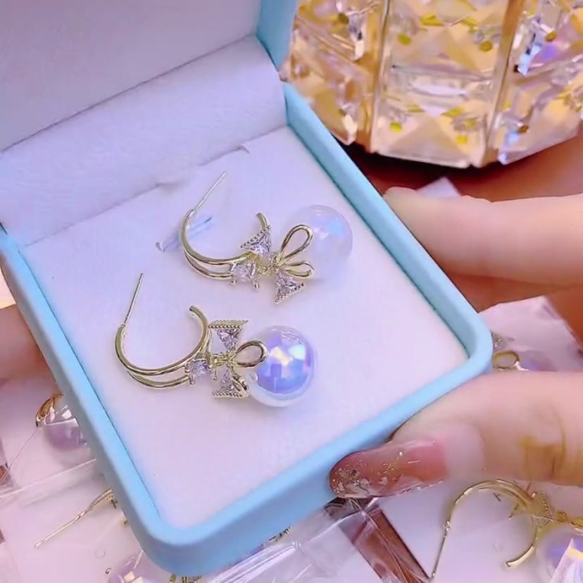 BowLift | Bow Pearl Earrings