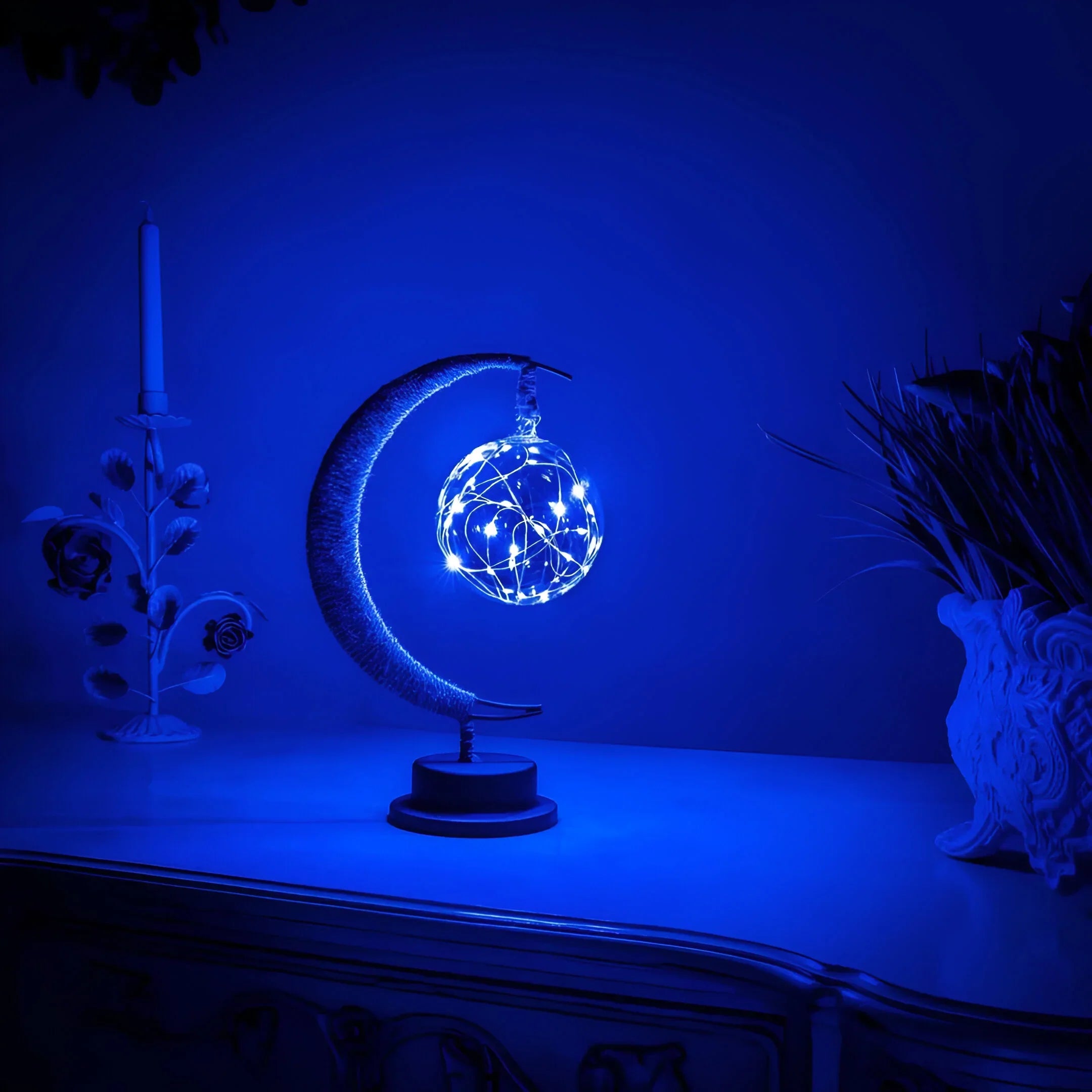 LunaGlow – Radiant Moon Lamp