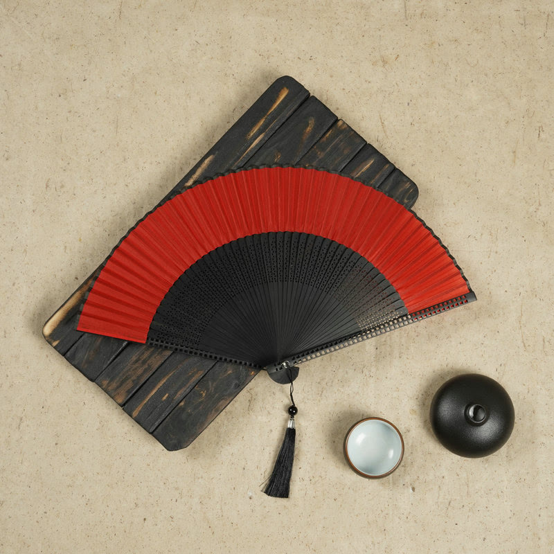 BowLift | Hand fan made of bamboo silk