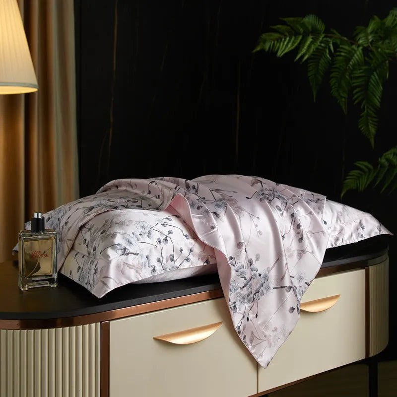 BowLift | Caressence – Mulberry Silk Pillowcase for Luxurious Sleep Comfort