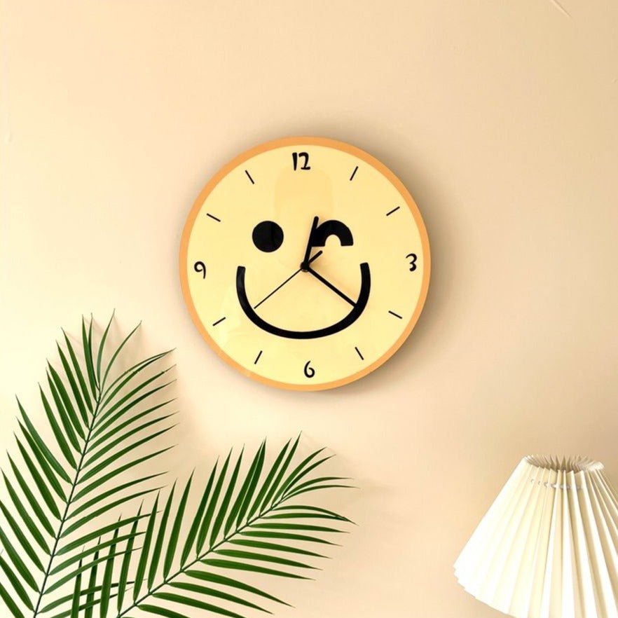 BowLift | Wall clock with yellow smiley cartoon