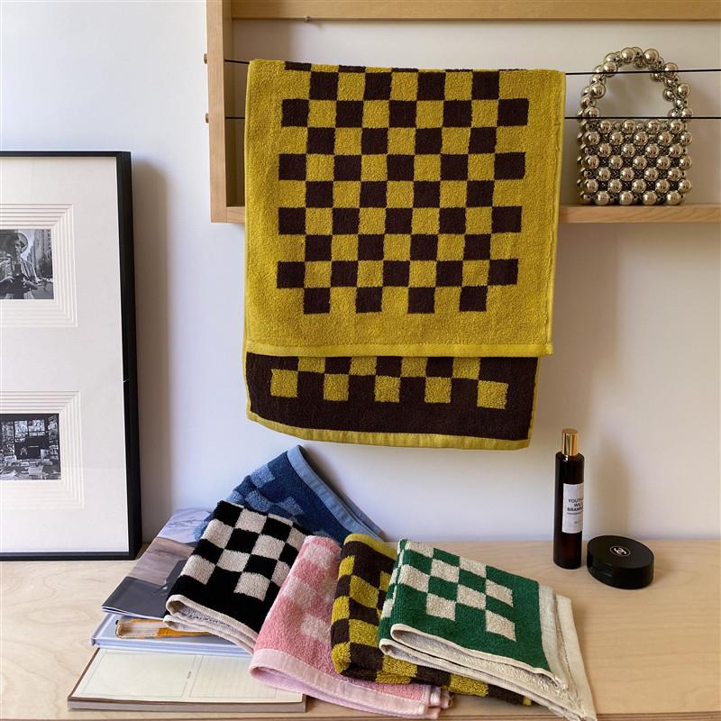 BowLift | Checkerboard Plus Towel Collection