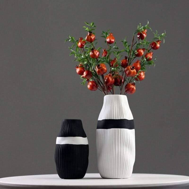 BowLift | HIKARIA – Elegant ceramic vase for modern accents