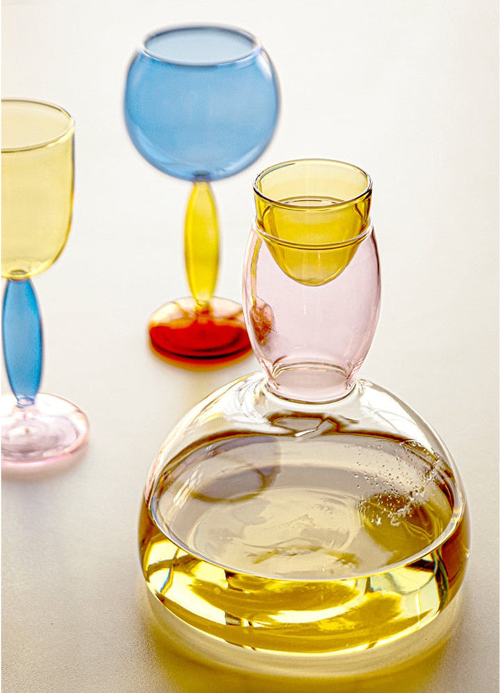BowLift | Chalice and carafe made of colored glass by Phillips