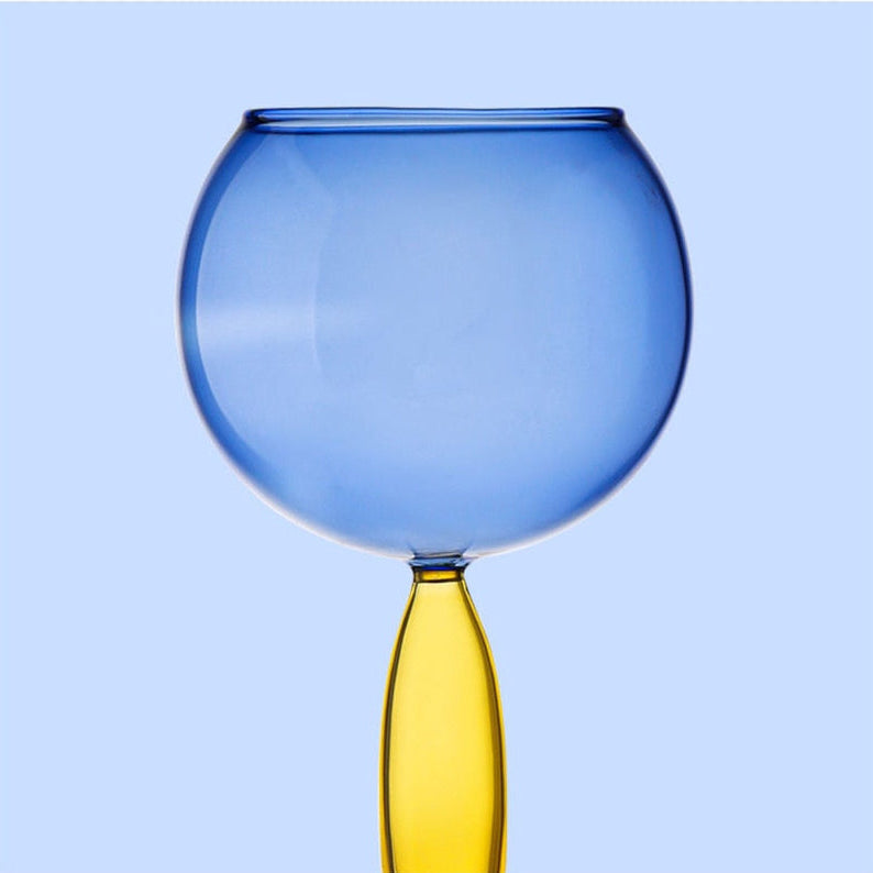 BowLift | Chalice and carafe made of colored glass by Phillips