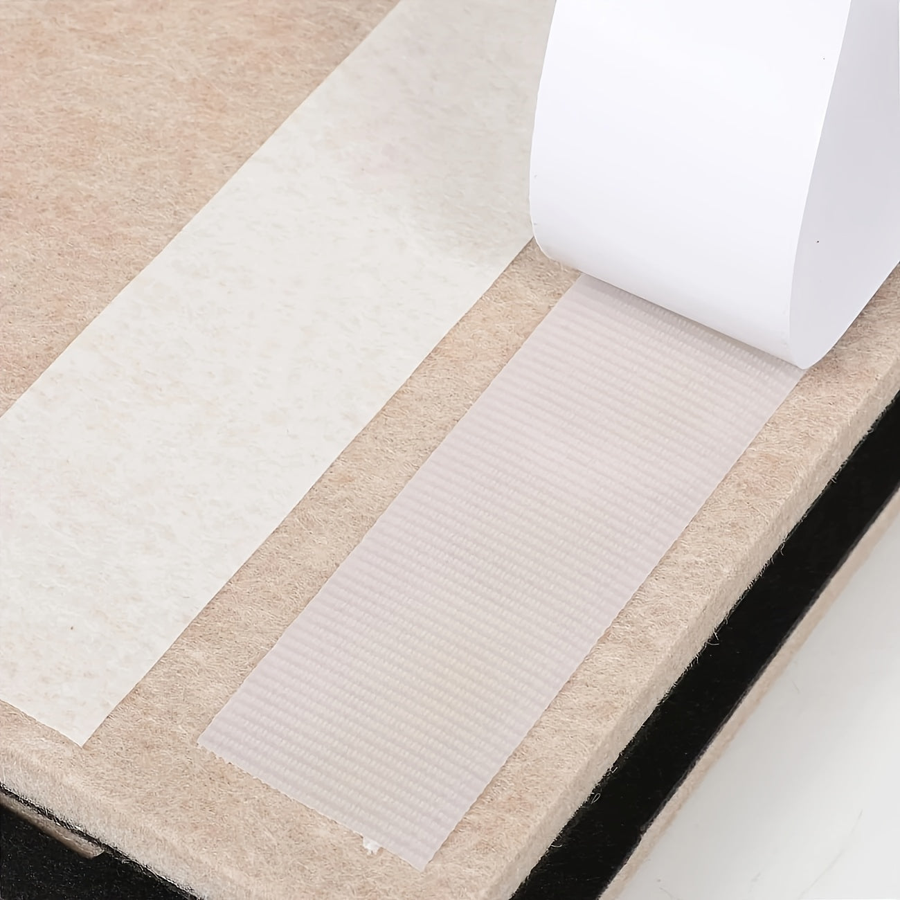 BowLift | Curved Felt Notice Board – Large Self-Adhesive Wall Decoration made of Polyester Felt