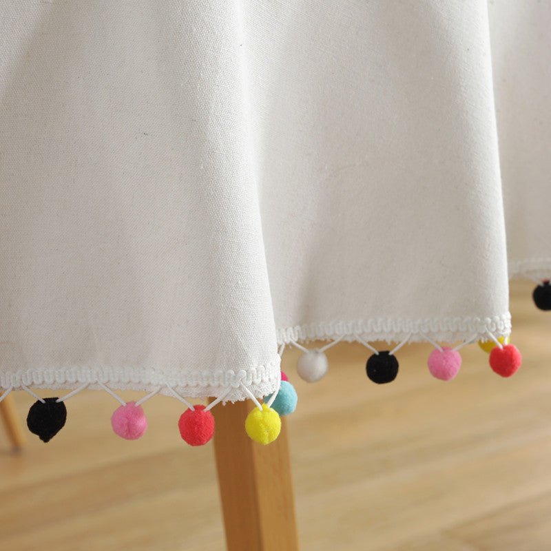 BowLift | Fiesta White Tablecloth