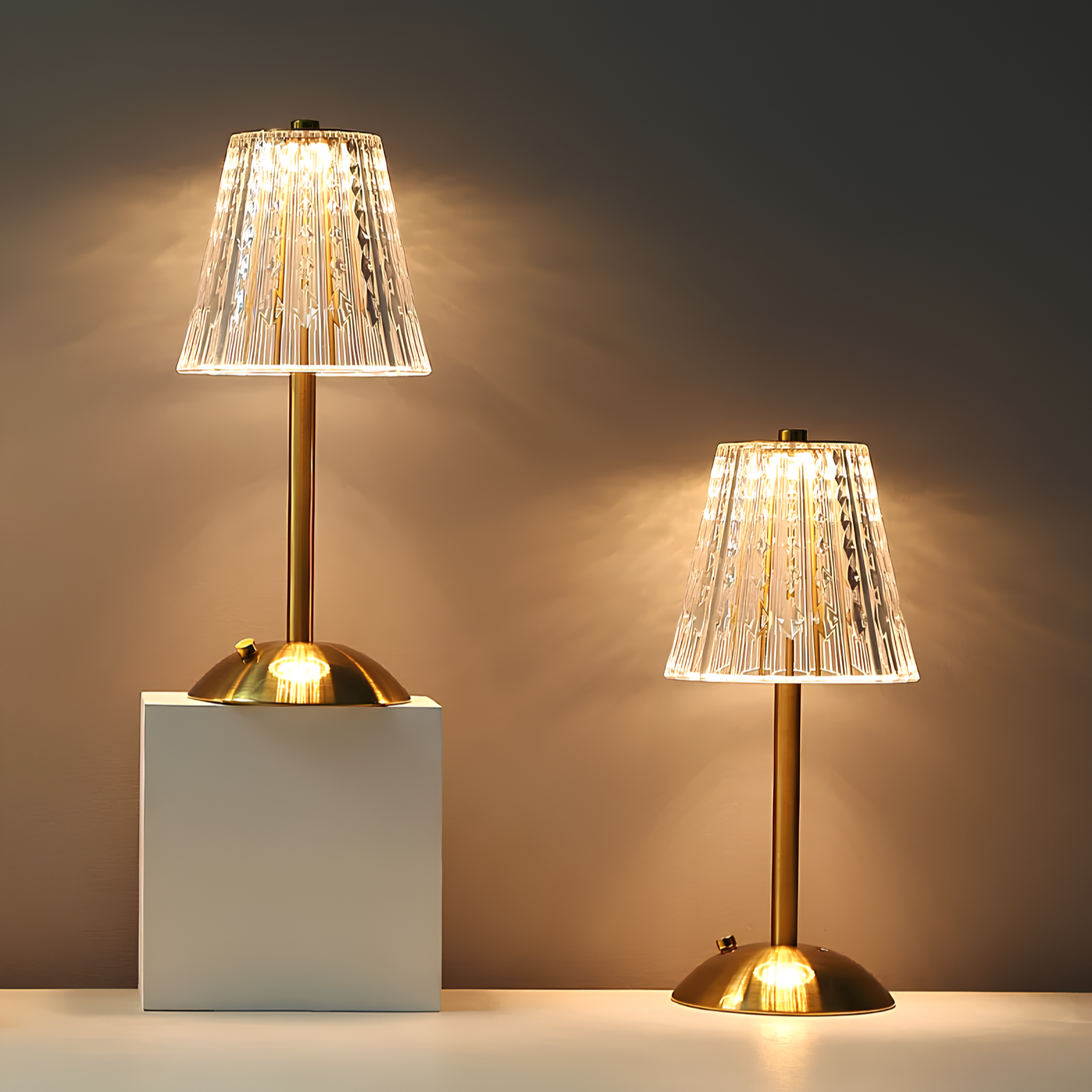 BowLift | Golden Crystal Table Lamp - Aurora Luxe