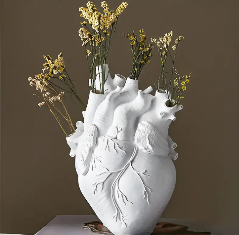 BowLift | Greek Inspired Heart-Shaped Vase - Elena