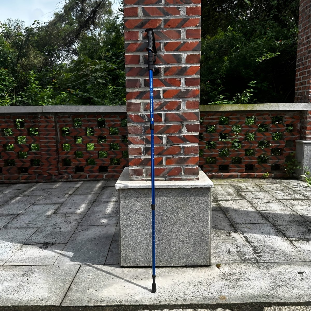 BowLift | HIKEMASTER PRO – Lightweight Adjustable Trekking Poles for Outdoor Adventures