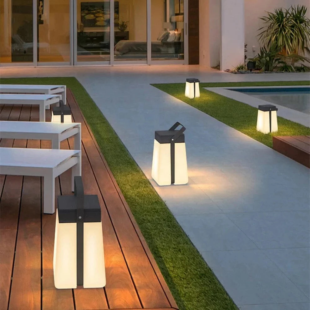 LumeBox – Solar Box Garden Light