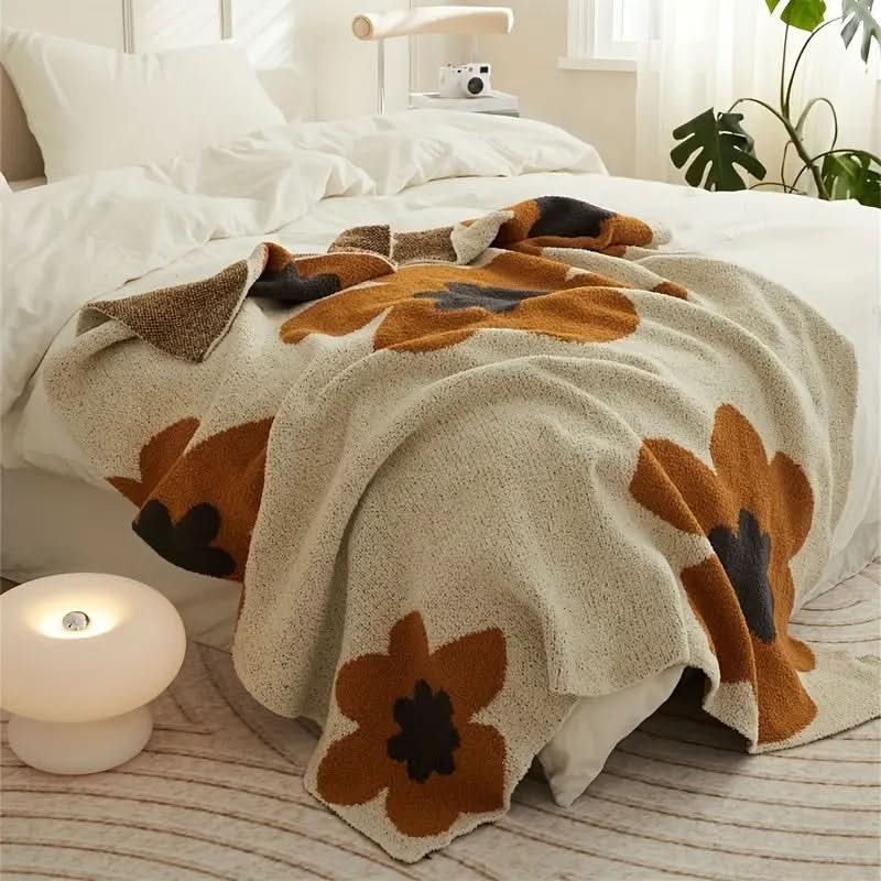 BowLift | CAS - Knitted blanket with floral pattern